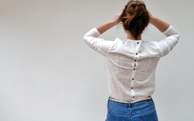 nouveau patron de couture femme : Capucine la blouse boutonnée dans le dos